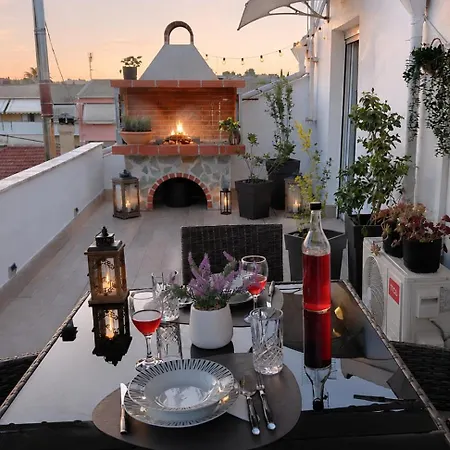 Charming With Bbq Near Airport & Old Town شقة *
