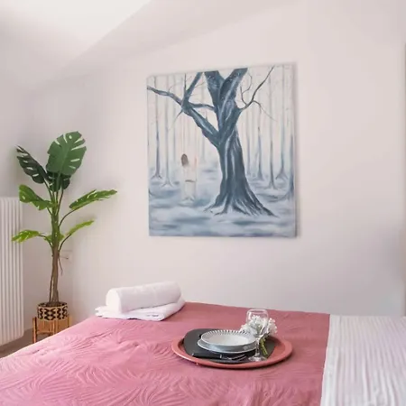 Charming With Bbq Near Airport & Old Town Appartamento Kanálion
